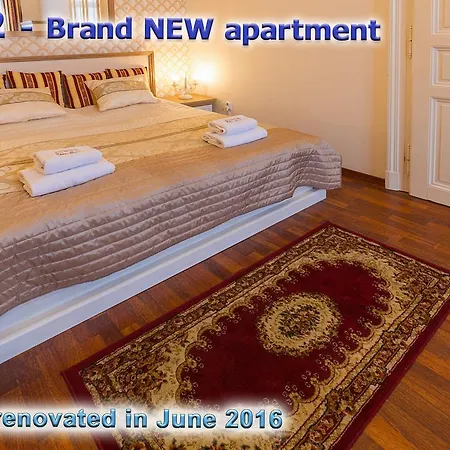 Astra 12 - Amazing Castle And River View * Praga
